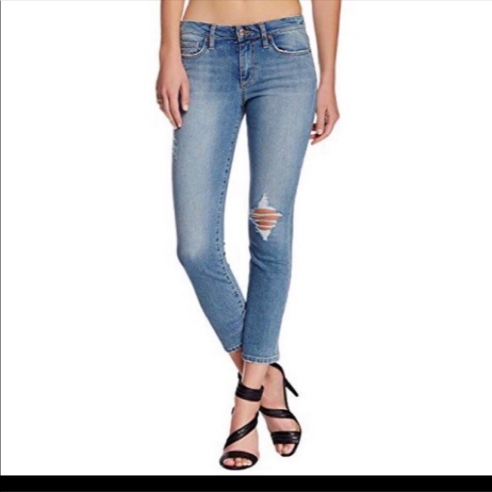 Joe’s Jeans Dana sz 28, distressed, light blue